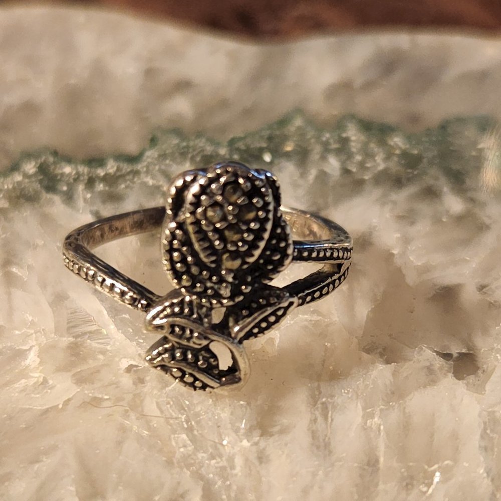 Beautiful Rose Marcasite Sterling Silver Vintage Ring  7  3.4g
